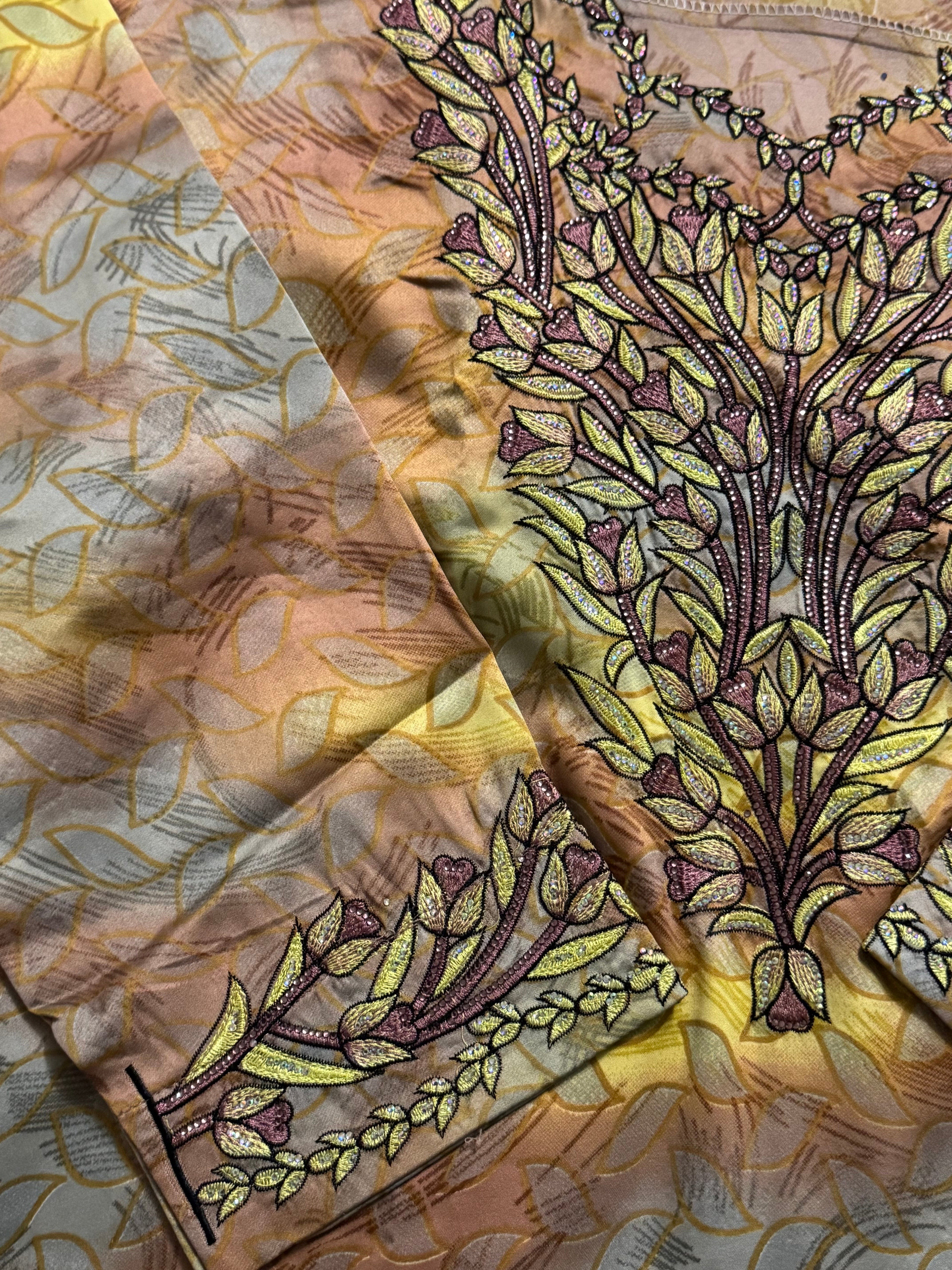 Mukhawar avec un foulard