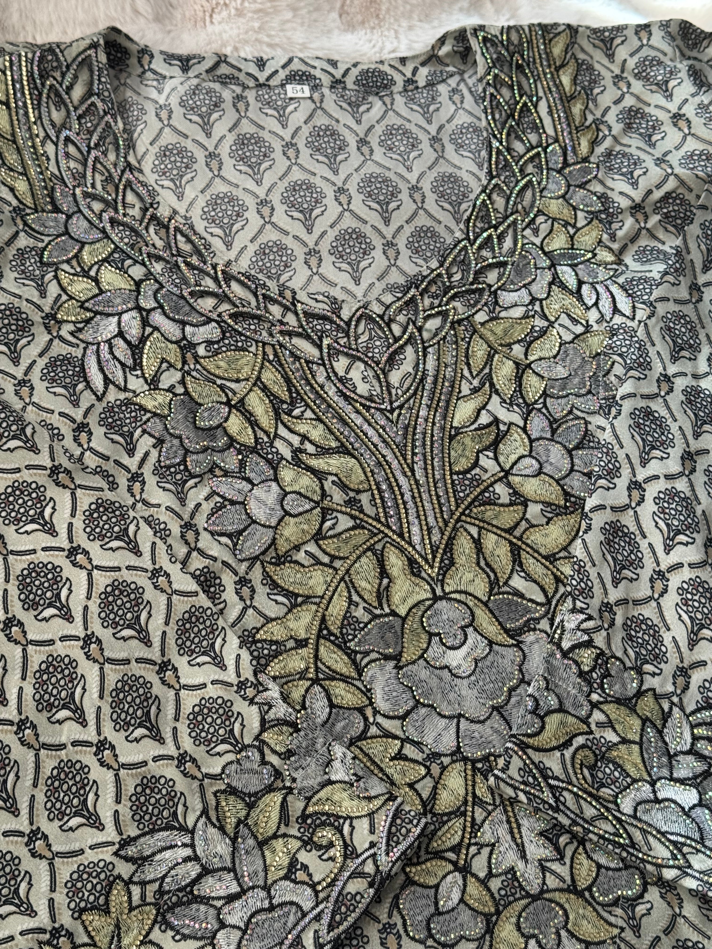 Mukhawar avec un foulard