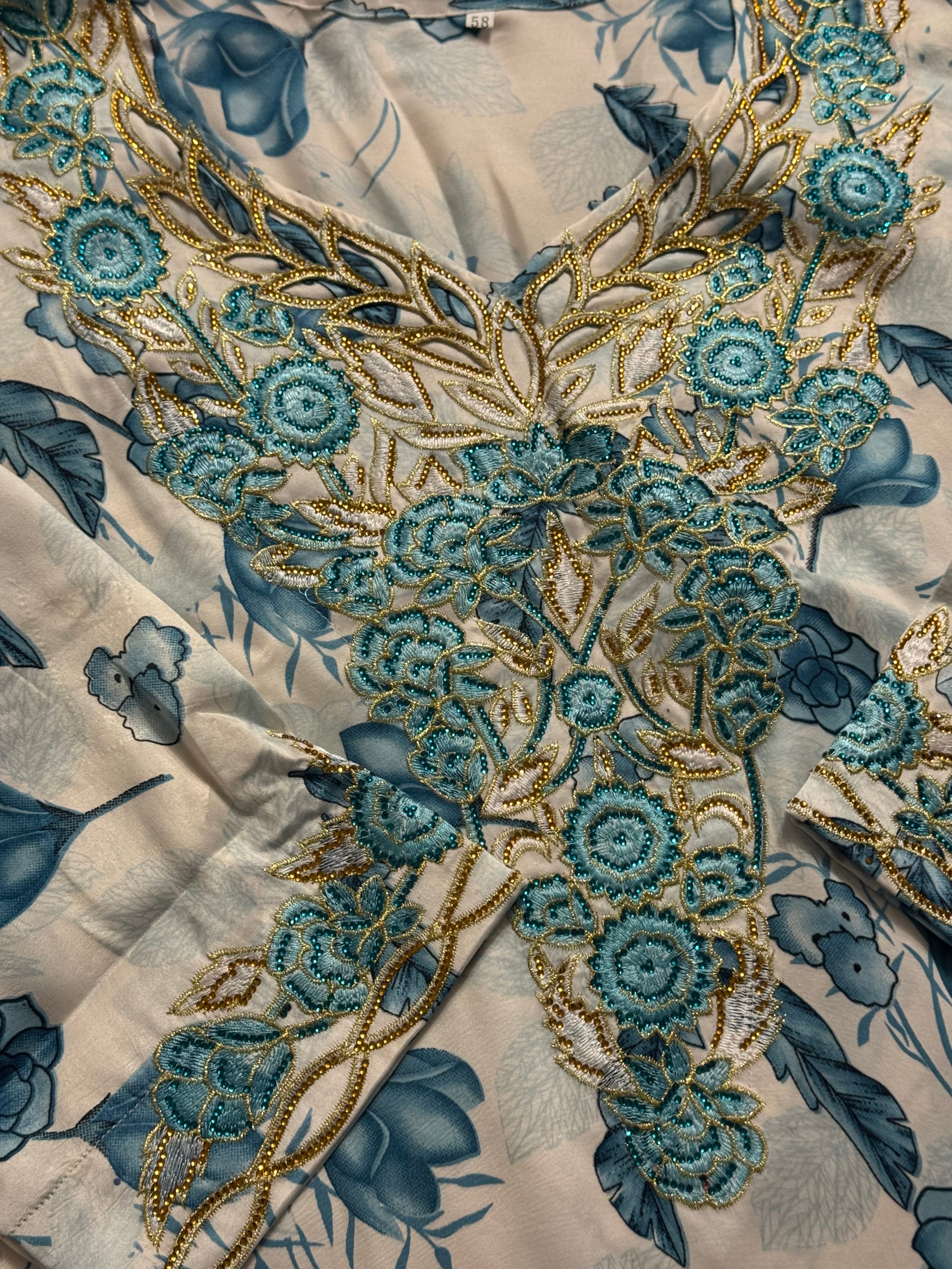 Mukhawar avec un foulard