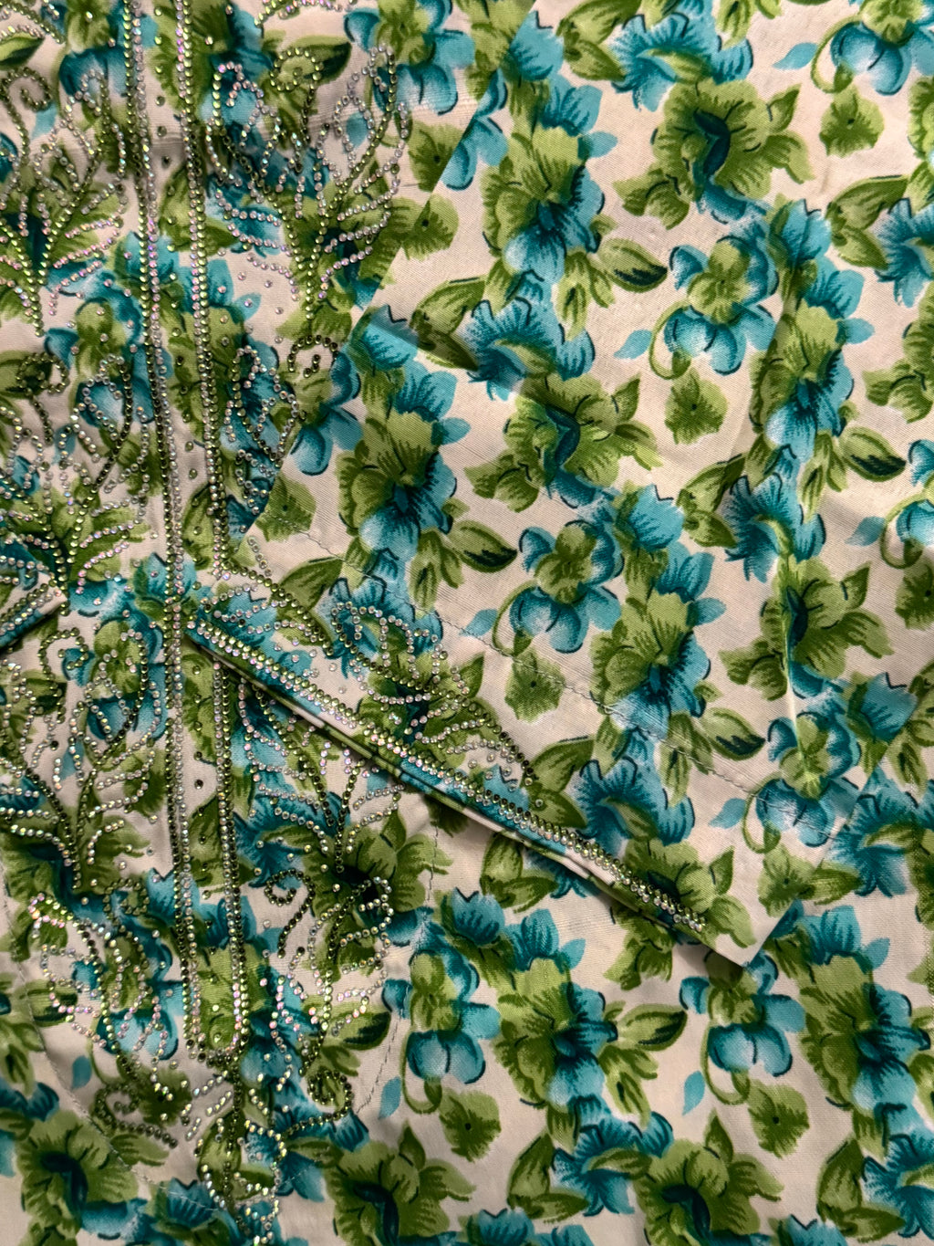 Mukhawar avec un foulard