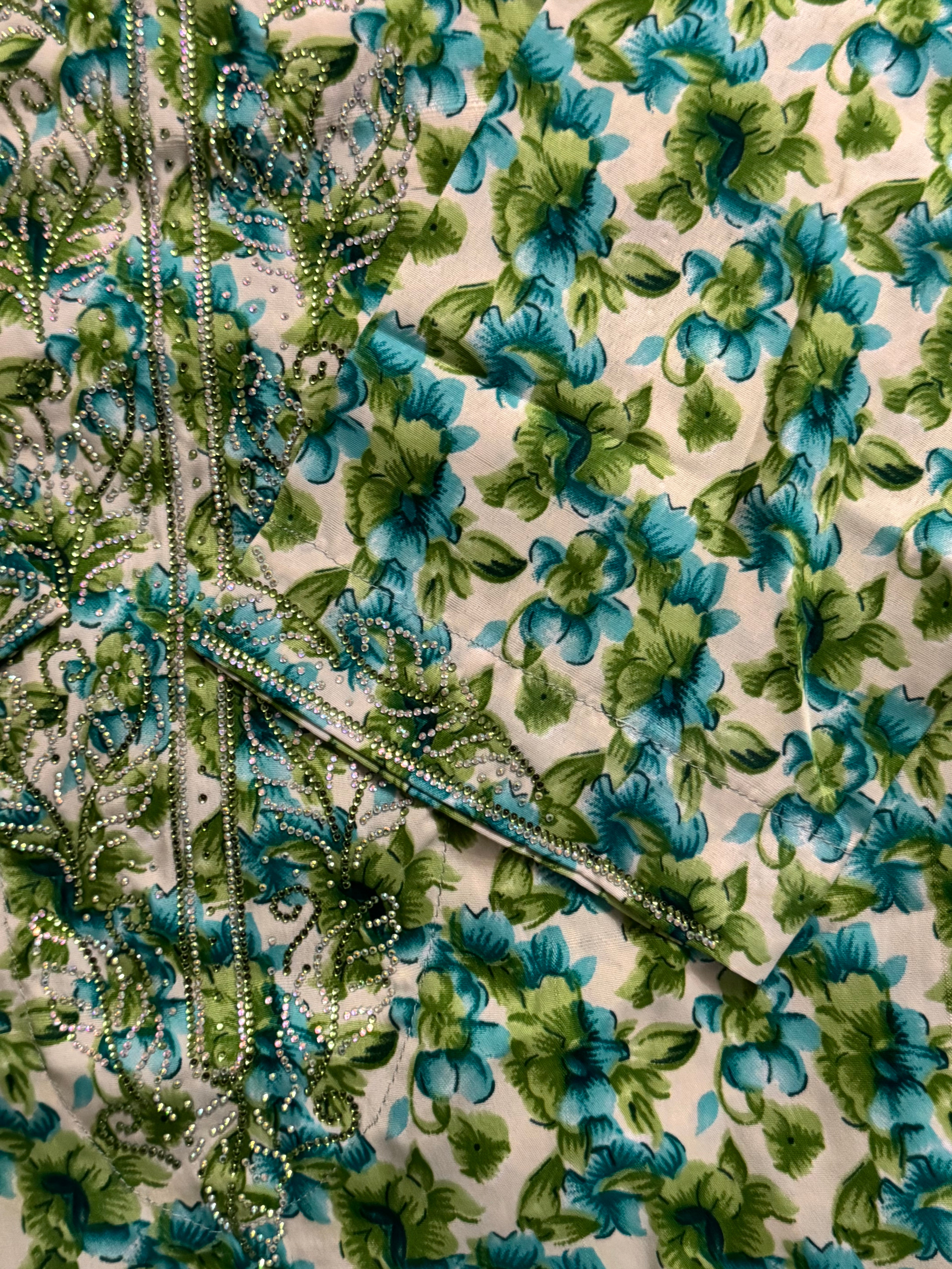 Mukhawar avec un foulard