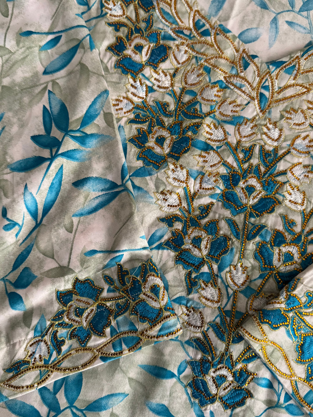 Mukhawar avec un foulard