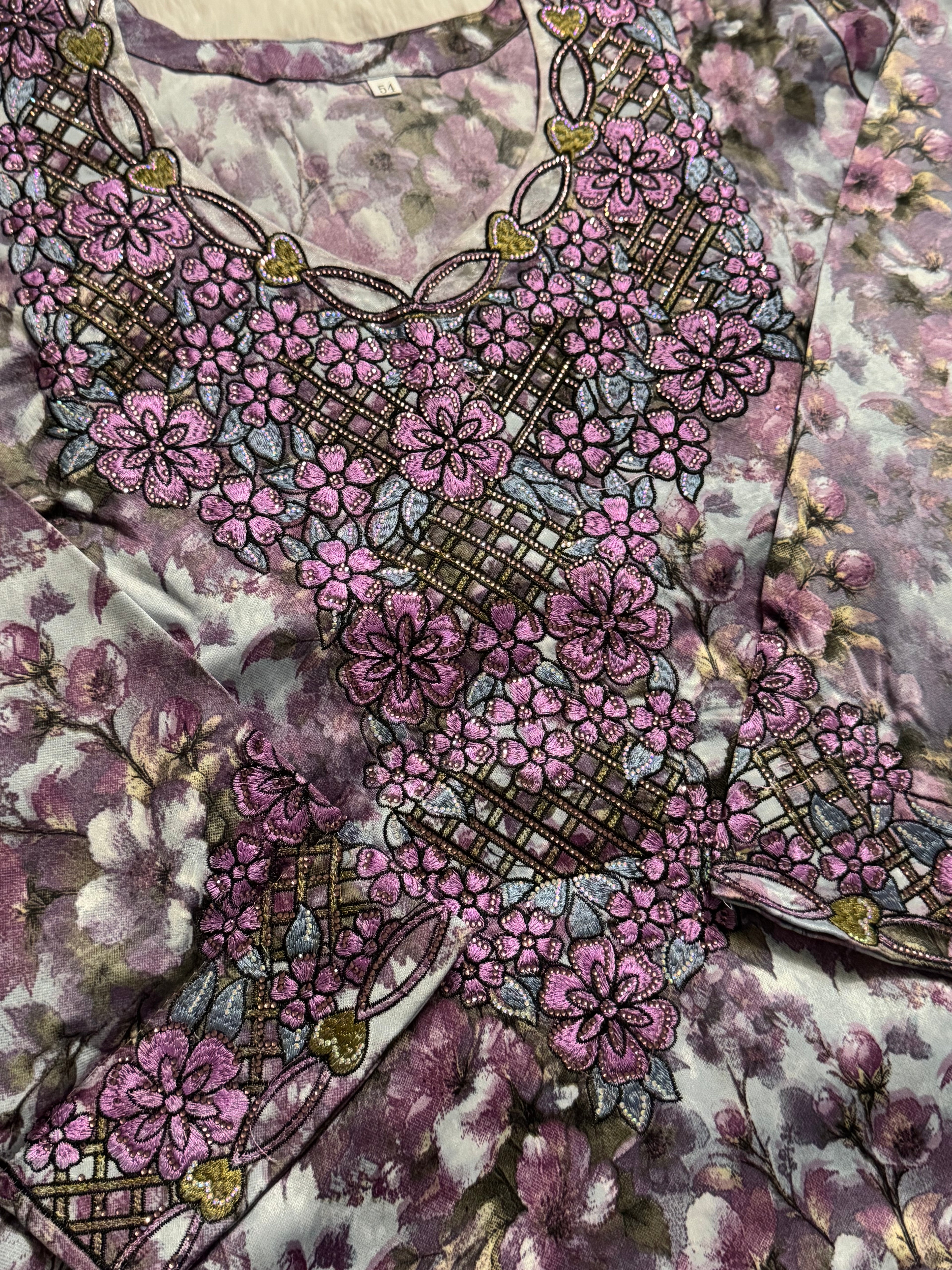 Mukhawar avec un foulard