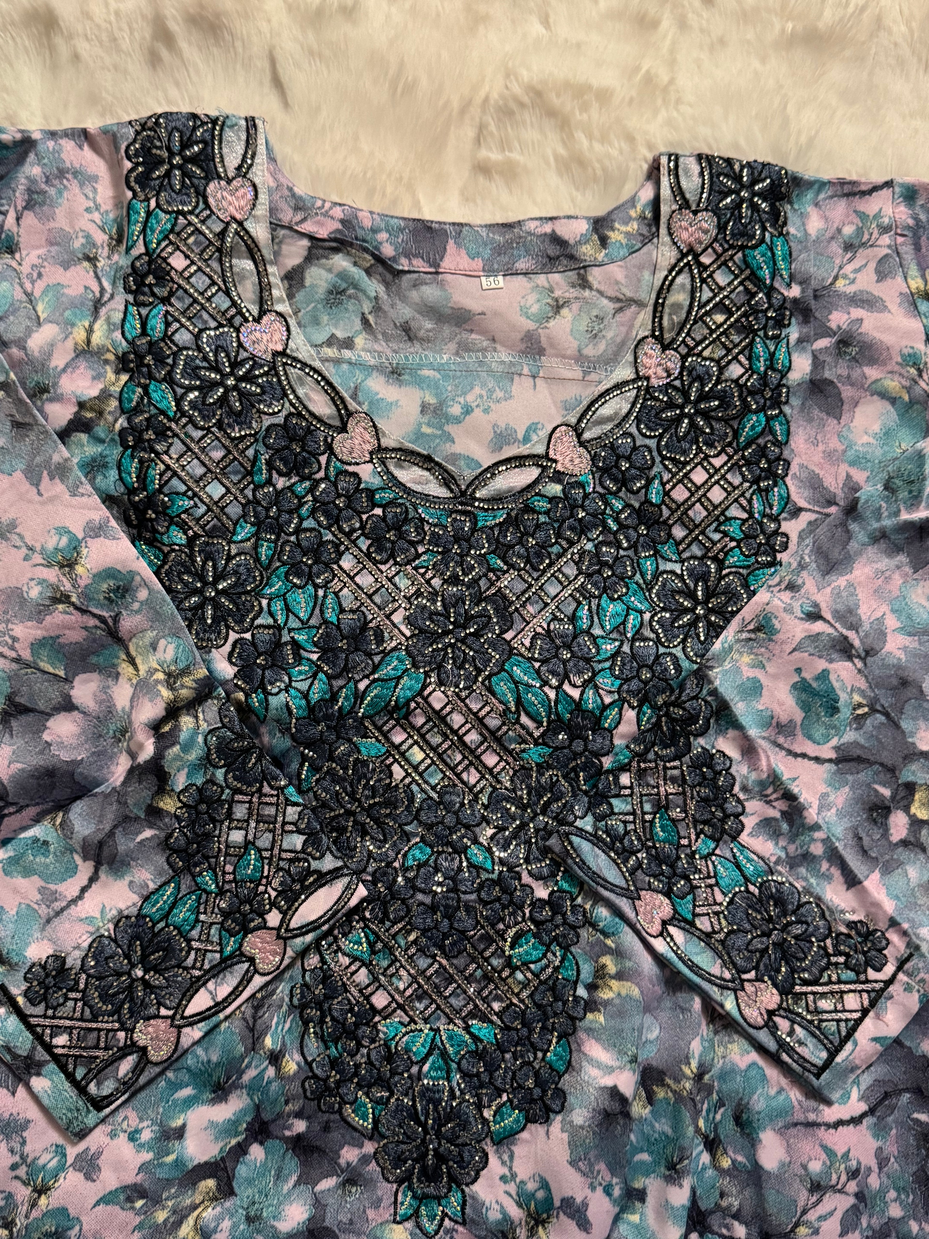 Mukhawar avec un foulard