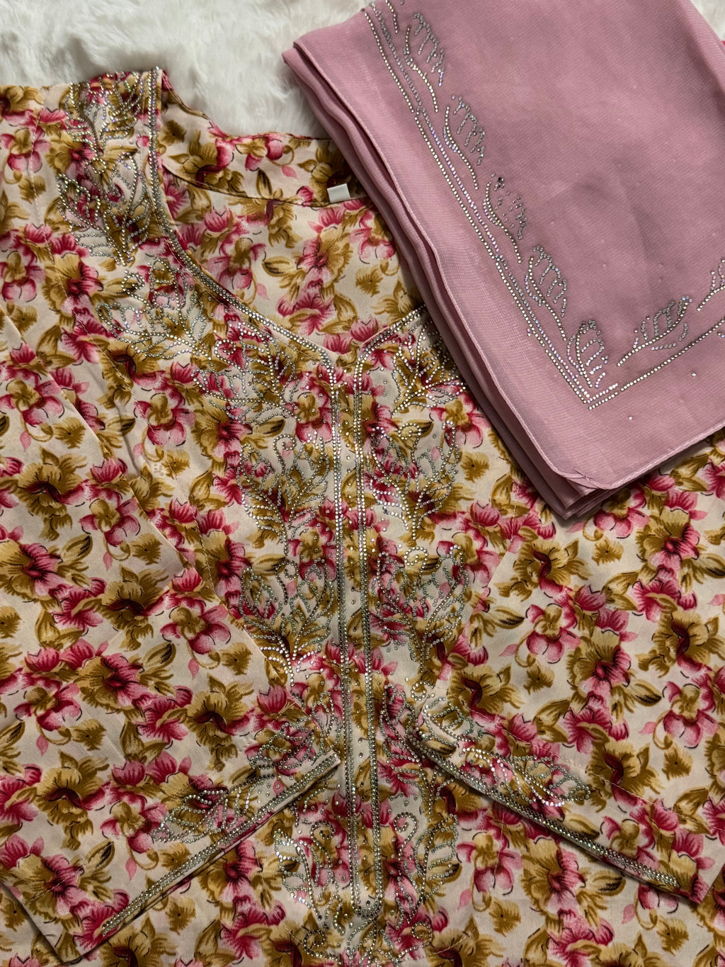 Mukhawar avec un foulard