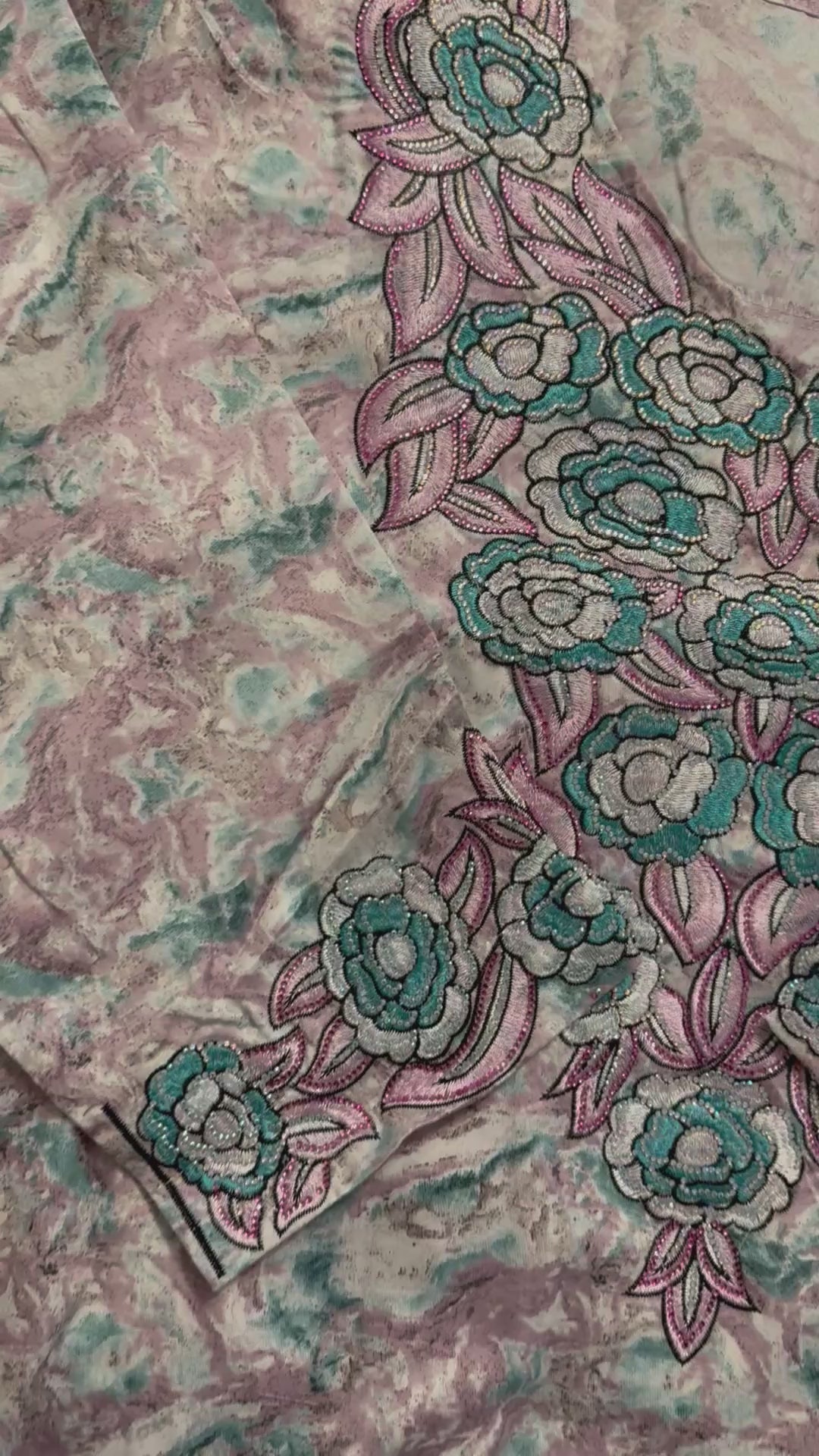 Mukhawar avec un foulard