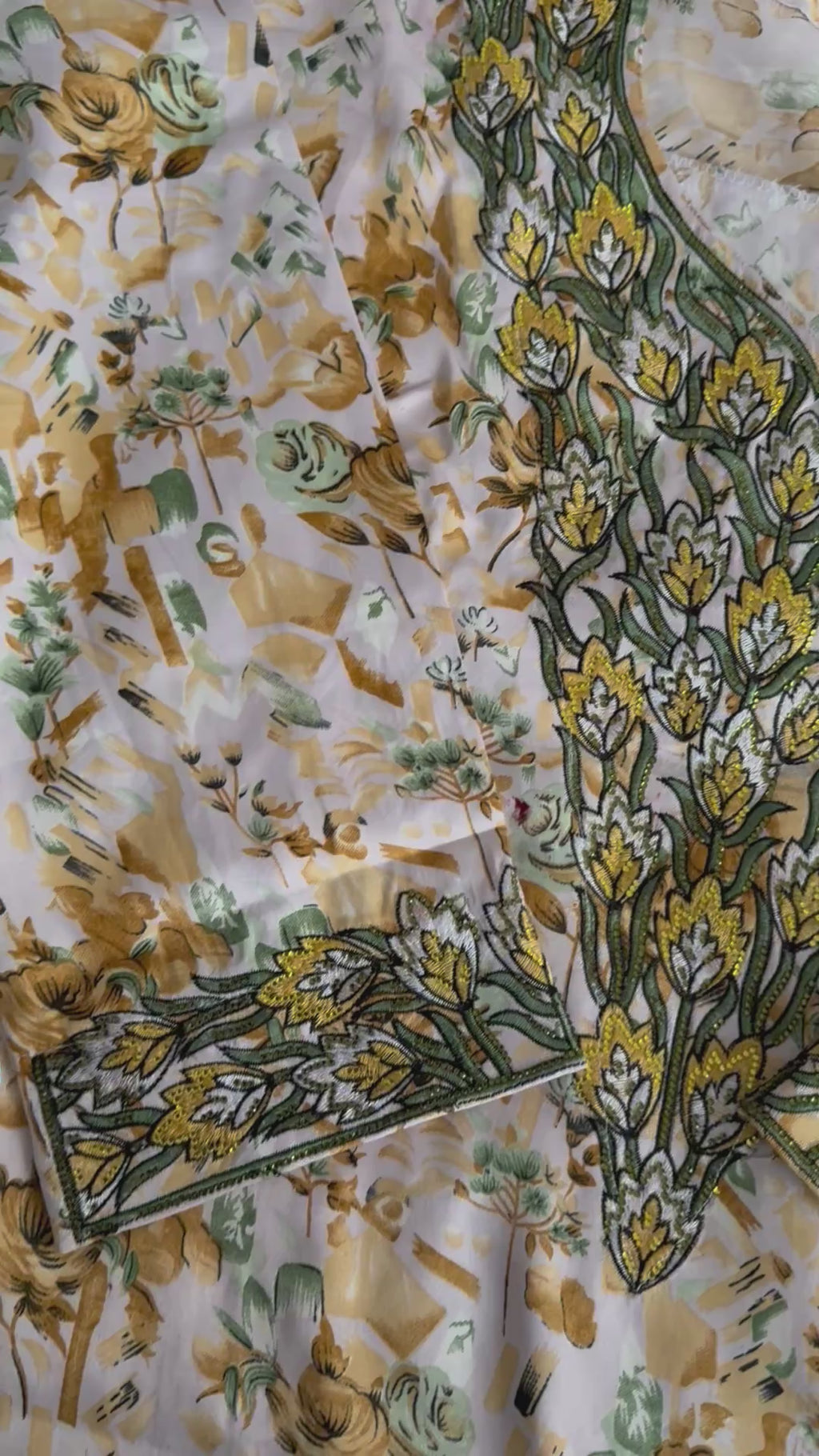 Mukhawar avec un foulard