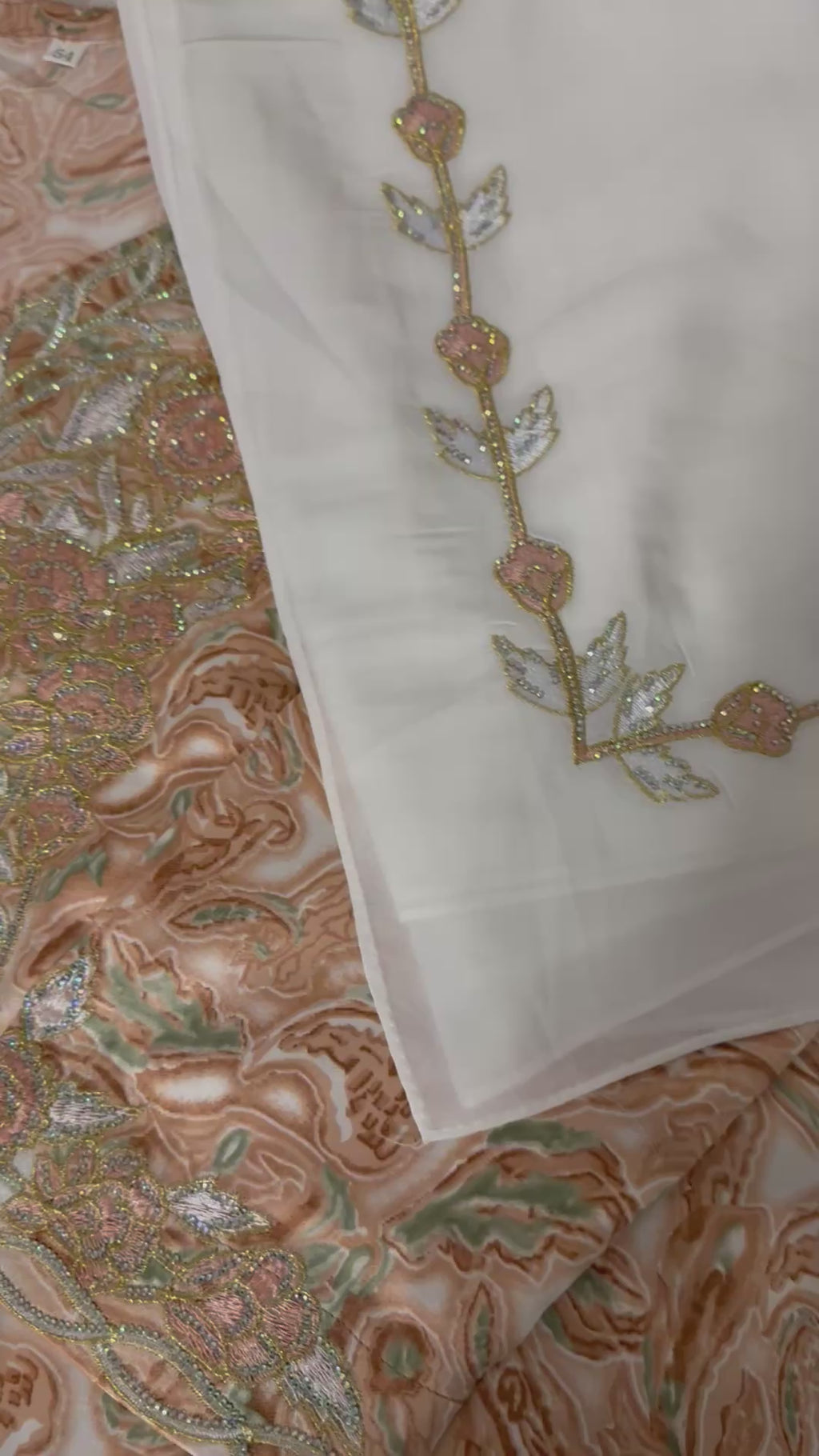 Mukhawar avec un foulard