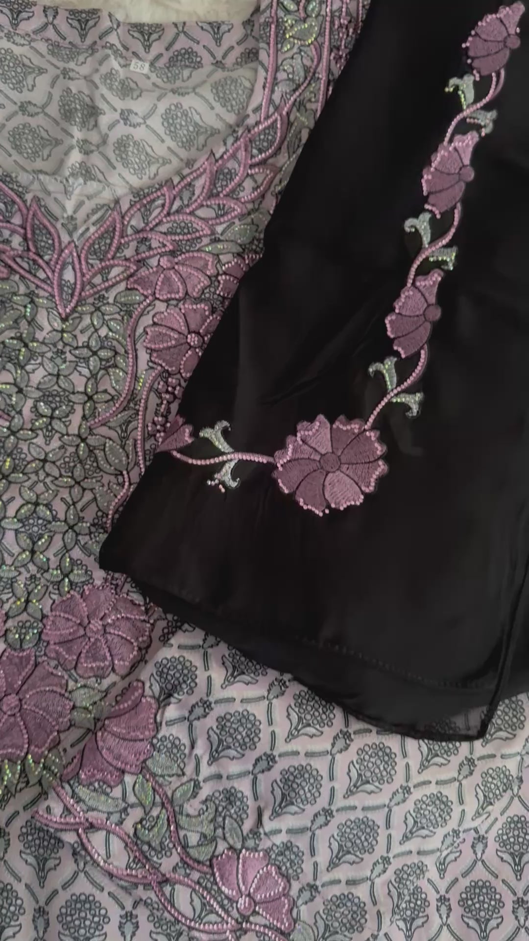 Mukhawar avec un foulard